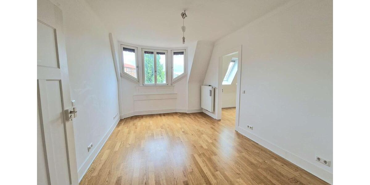 Dachgeschoßwohnung Stuttgart Stuttgart-Mitte - 5 Zimmer, 134 m&sup2;, 2.796&euro; | Angebot:25806143