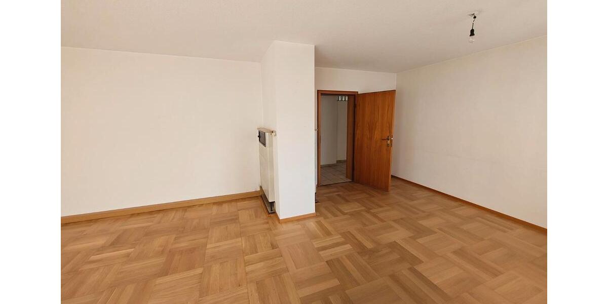 Etagenwohnung Leonberg - 3 Zimmer, 87 m&sup2;, 910&euro; | Angebot:26249345