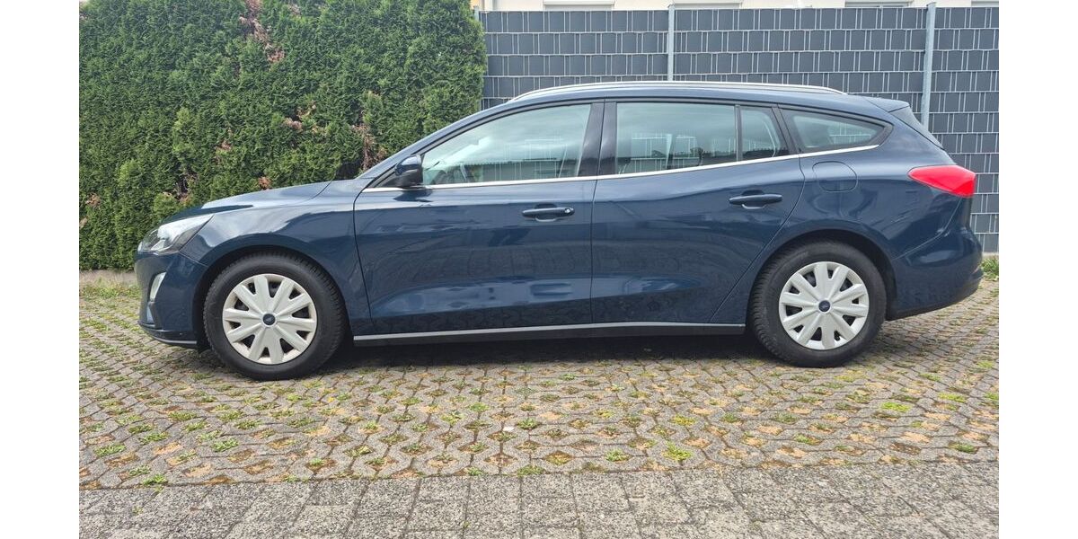 Ford Focus 120.000 km 8.250 &euro; Stuttgart 70439