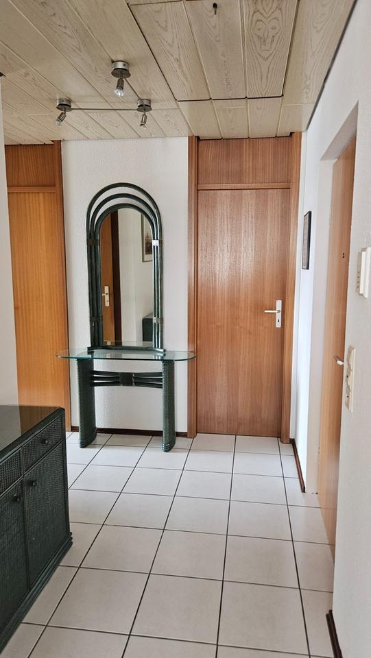 Helle, attraktive 3,5 Zimmer-Dachgeschoßwohnung mit Terrasse