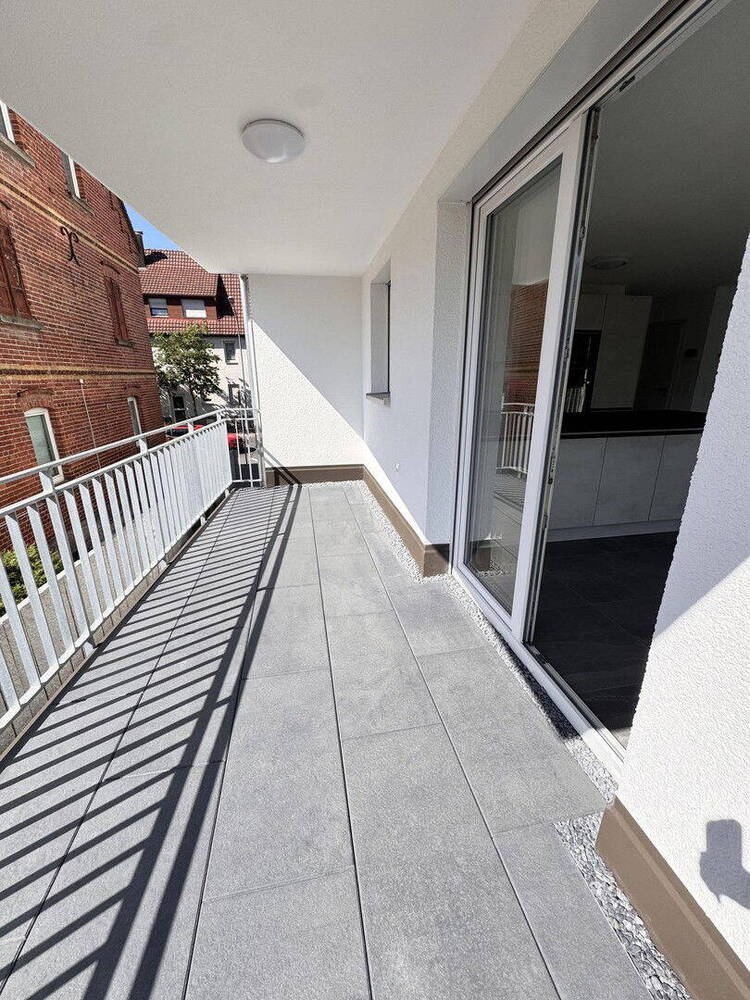 Neubau Sonnige, moderne 3-Zi.-Wohnung mit Balkon, Einbauküche und Stellplatz