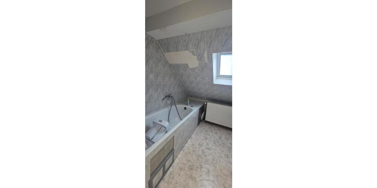 Dachgeschoßwohnung Stuttgart Zuffenhausen - 3 Zimmer, 70 m&sup2;, 199.000&euro; | Angebot:26740748