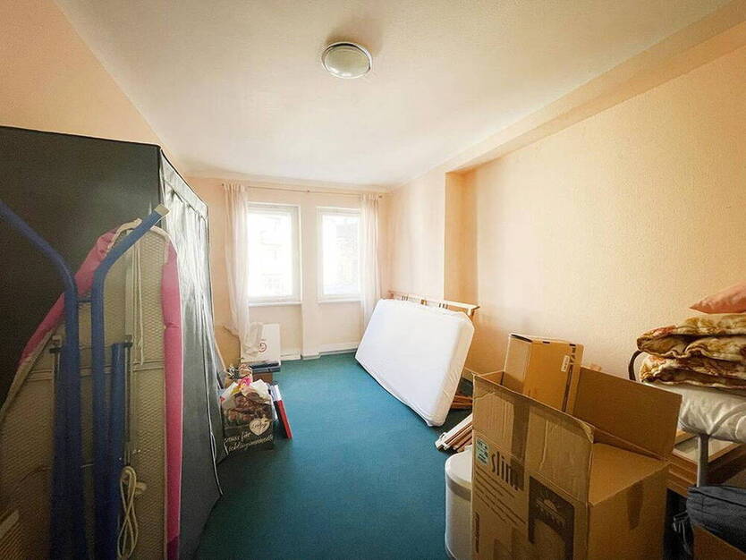 Aussichtsreiche Perspektiven - MFH mit 4 freien Wohneinheiten plus ausbaufähiges DG