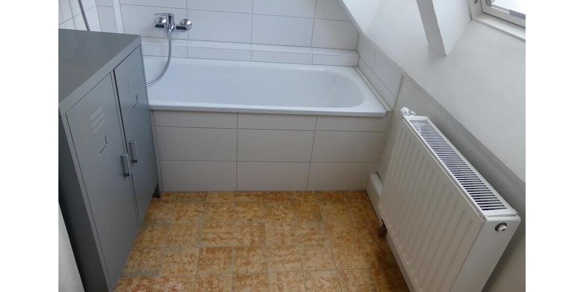 Dachgeschoßwohnung Kornwestheim - 3 Zimmer, 55 m&sup2;, 2.050&euro; | Angebot:25164129