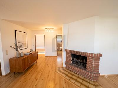 LICHTDURCHFLUTETES WOHNEN MIT KAMIN - Dachgeschoßwohnung Böblingen Dagersheim | Angebot:26884814
