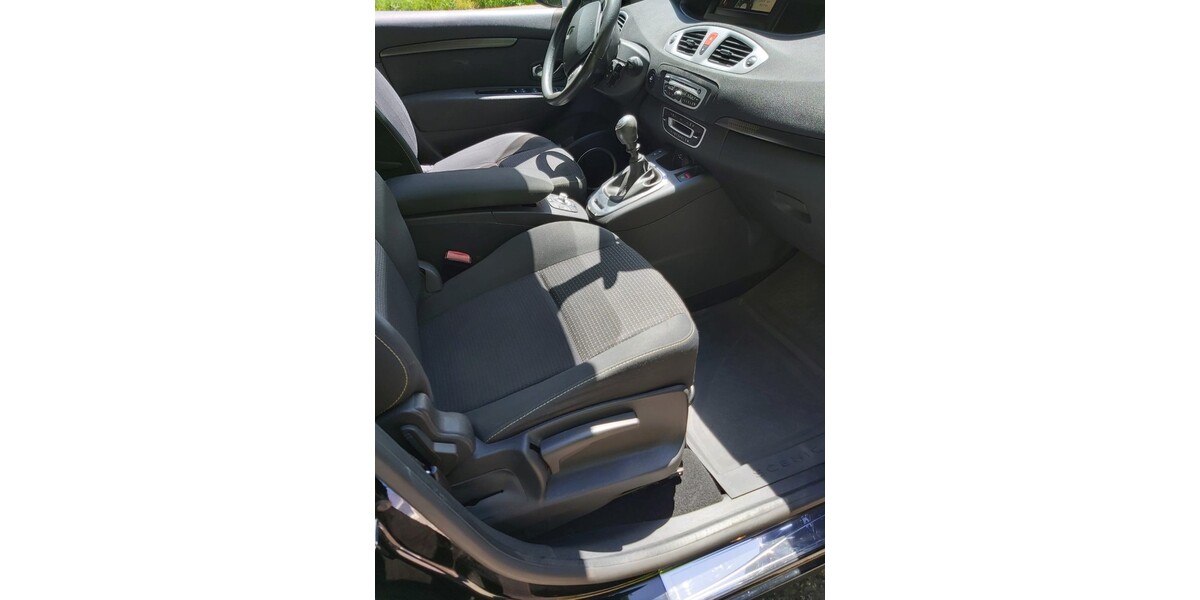 Renault Scenic 58.000 km 5.800 € Böblingen 71032