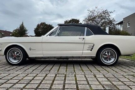 Ford Mustang 96.300 km 37.500 € Pleidelsheim 74385