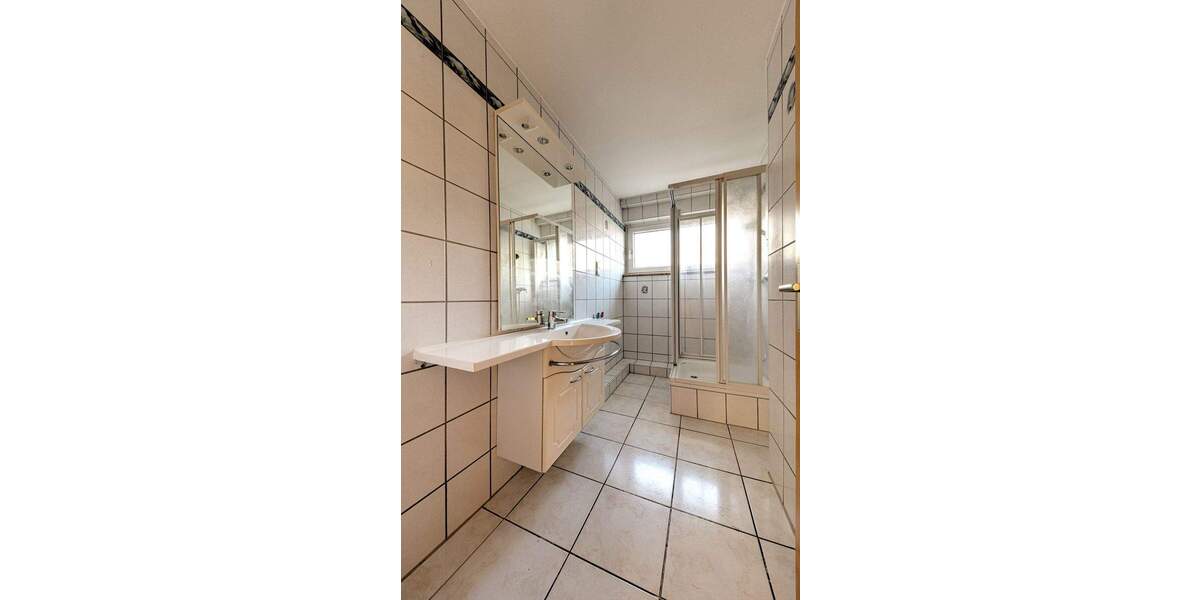 Mehrfamilienhaus, Wohnhaus Sindelfingen Darmsheim - 8 Zimmer, 193 m&sup2;, 790.000&euro; | Angebot:24114155