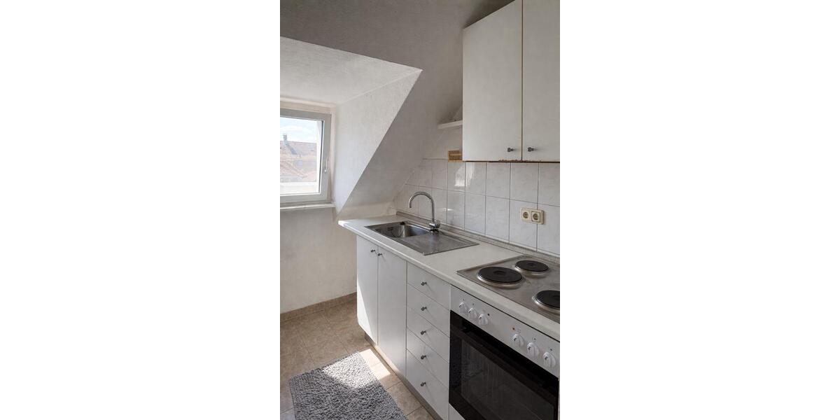 Dachgeschoßwohnung Stuttgart Bad Cannstatt - 3 Zimmer, 48 m&sup2;, 900&euro; | Angebot:26409398