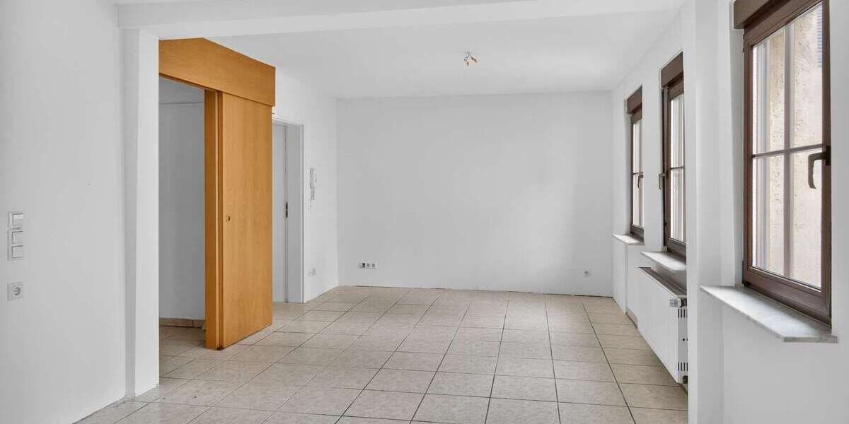 Freistehendes 3-Familienhaus in Stuttgart-Zuffenhausen - Mehrfamilienhaus, Wohnhaus Stuttgart Zuffenhausen | Angebot:25201617