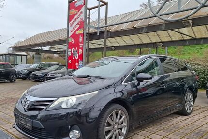 Toyota Avensis 175.000 km 8.950 &euro; Esslingen 73730