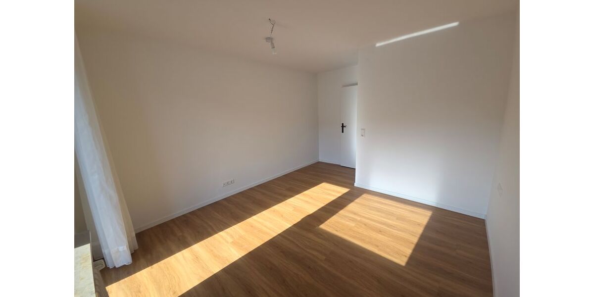 Provisionsfrei* KERNSANIERTE 2-Zimmer-Wohnung mit EBK, Westbalkon & ruhige Lage in Altbach - 2- Altbach | Angebot:26498459