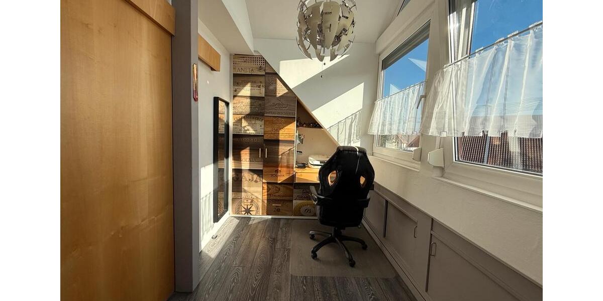 Dachgeschoßwohnung Markgröningen - 4 Zimmer, 85 m&sup2;, 379.000&euro; | Angebot:23473045