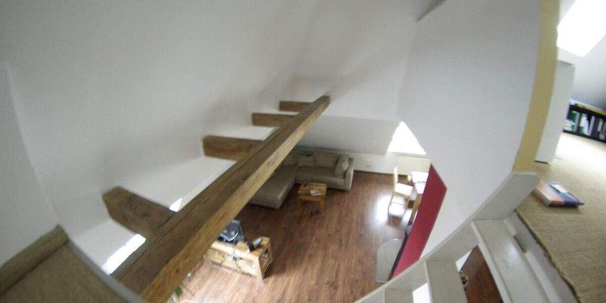 Provisionsfreie großzügige 3,5 Zimmer Dachgeschosswohnung 3 zimmer