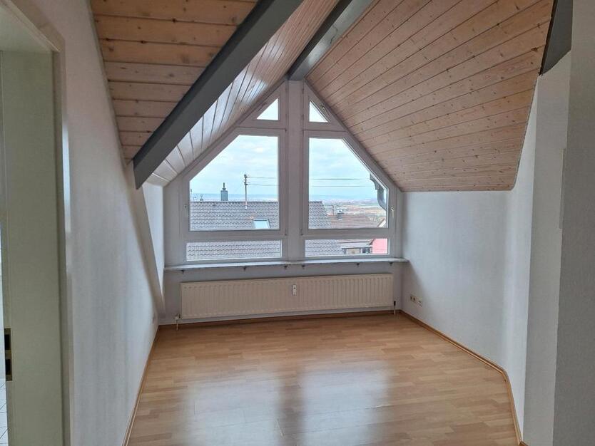 2-Zimmer DG Wohnung ca. 42qm