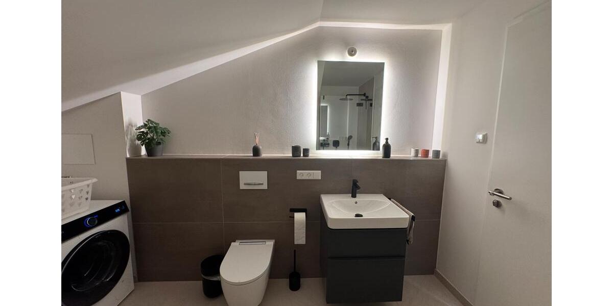 Exklusive Penthousewohnung mit 2 Dachterrassen und lux. Ausstatt. 3.5 zimmer