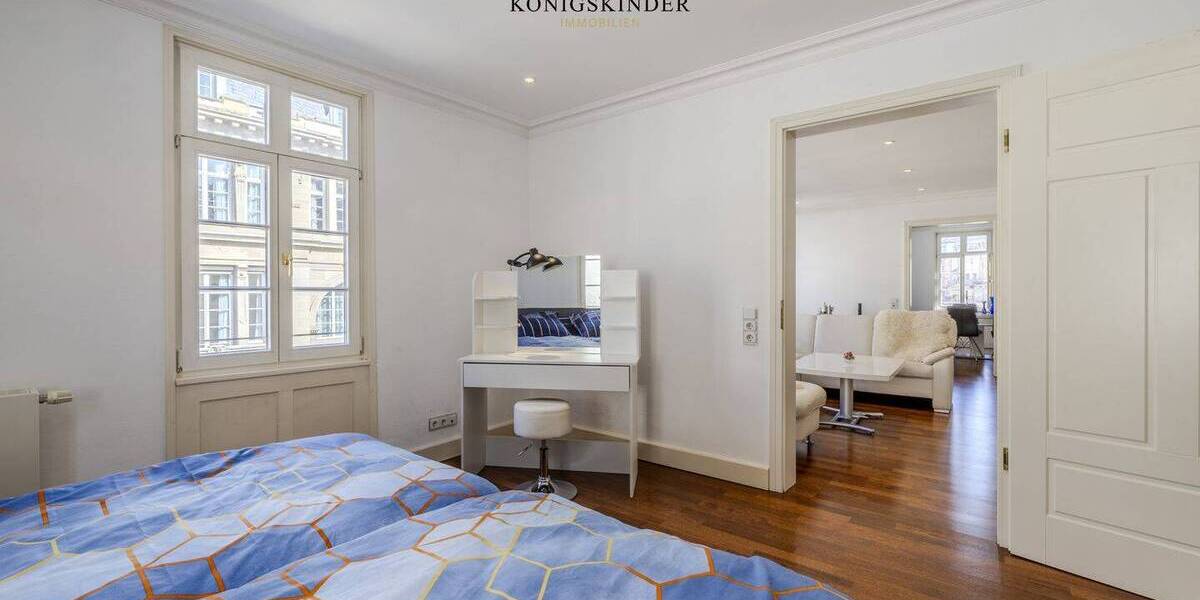 Etagenwohnung Stuttgart Mitte - 5 Zimmer, 130 m&sup2;, 2.700&euro; | Angebot:26859009