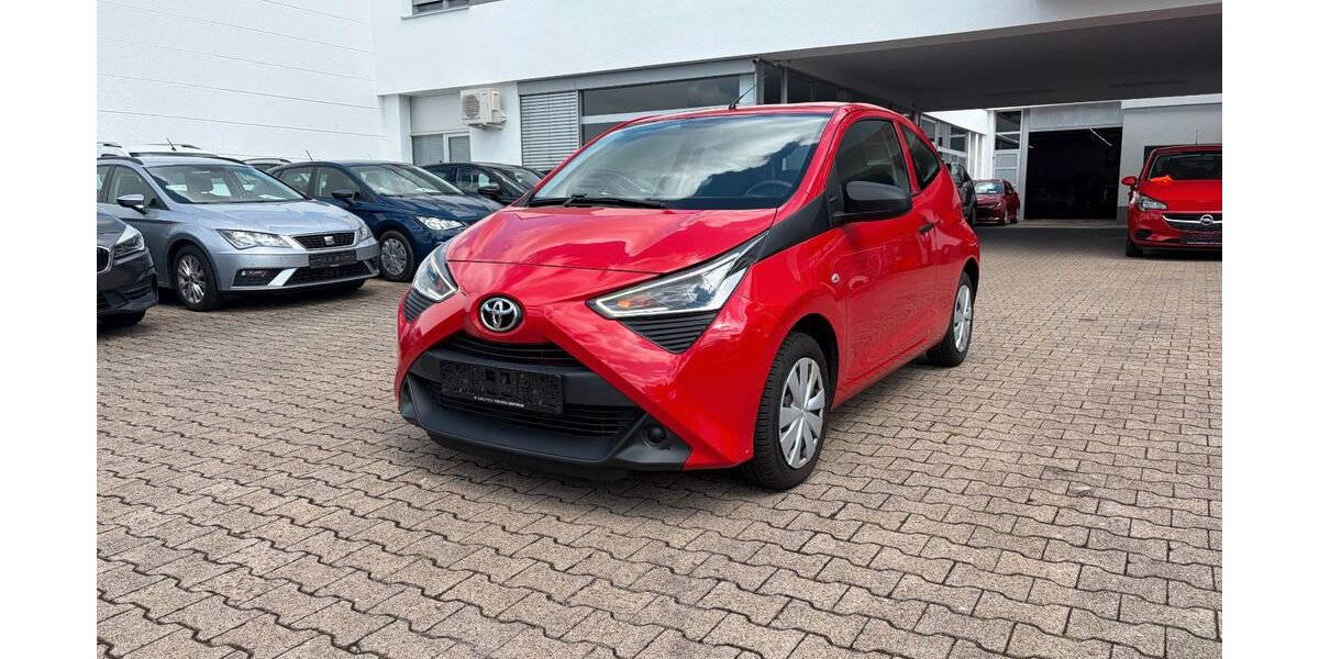 Toyota Aygo (X) 131.093 km 6.495 &euro; Stuttgart 70597