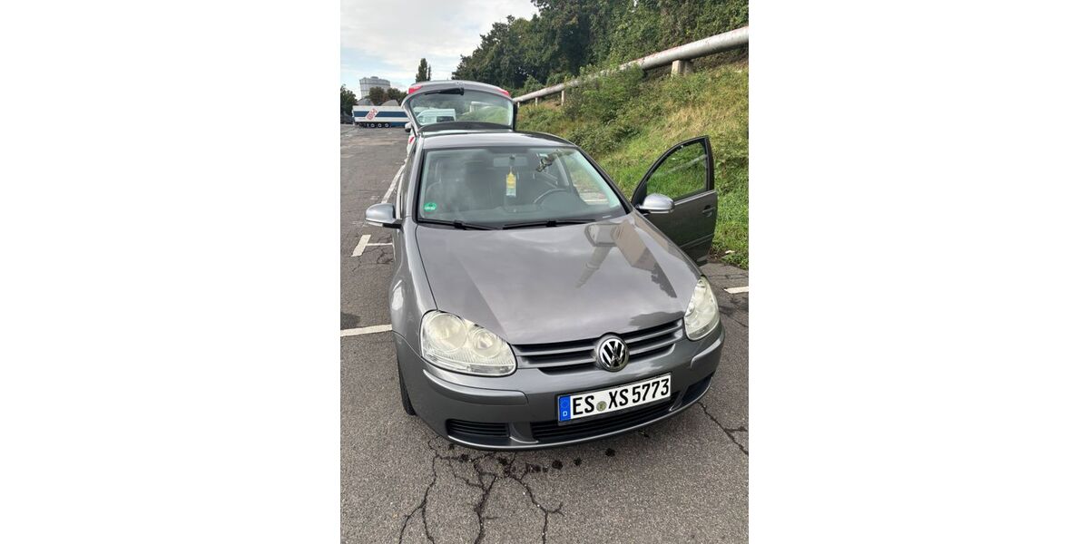 VW Golf 117.000 km 4.900 &euro; Esslingen am Neckar 73734