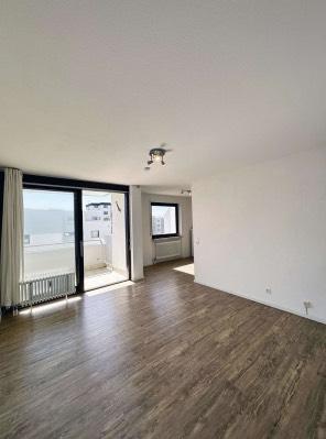 Etagenwohnung Esslingen am Neckar Brühl - 1.5 Zimmer, 32 m&sup2;, 680&euro; | Angebot:24814677