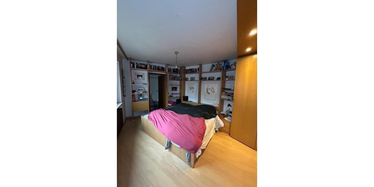 Einfamilienhaus Stuttgart Mühlhausen - 7 Zimmer, 185 m&sup2;, 650.000&euro; | Angebot:24756172