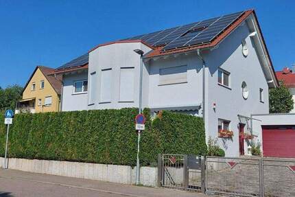 Freistehendes Einfamilienhaus mit Wellnessbereich, Einliegerwohnung und Doppelgarage in Kornwestheim 7 zimmer