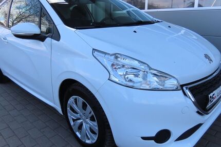 Peugeot 208 88.000 km 5.390 € Stuttgart 70329