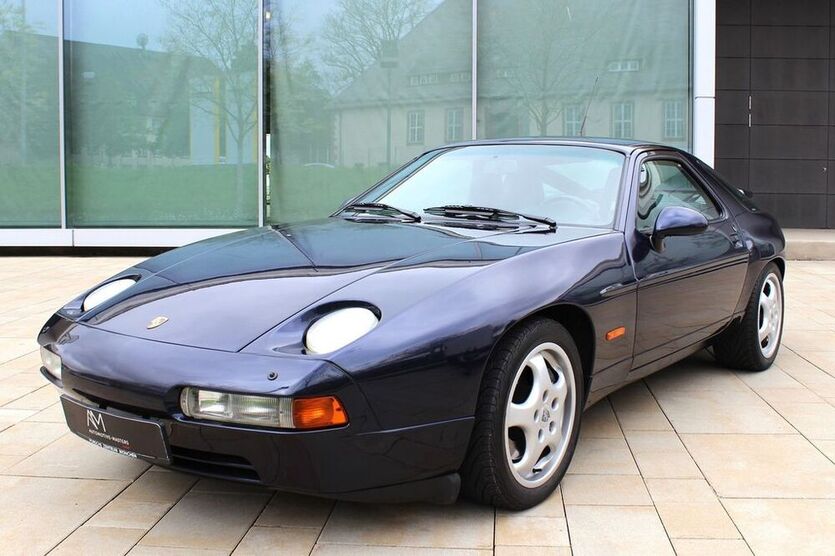 928