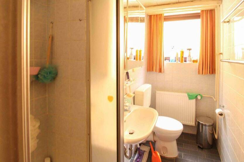 Teilvermietetes MFH mit 4 Einheiten und Top-Potenzial in Sackgassenlage zur flexiblen Nutzung 1 zimmer