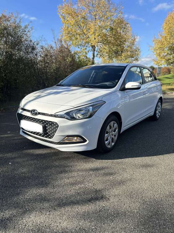 Hyundai i20 44.222 km 7.499 € Holzgerlingen 71093