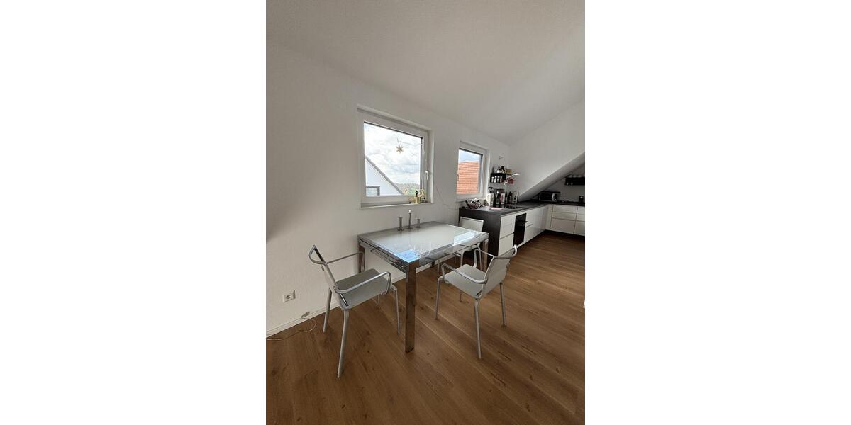 Etagenwohnung Ludwigsburg Hoheneck - 3.5 Zimmer, 90 m&sup2;, 1.350&euro; | Angebot:26089403