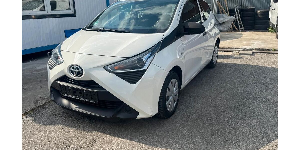 Toyota Aygo (X) 74.000 km 8.500 &euro; Sindelfingen 71065