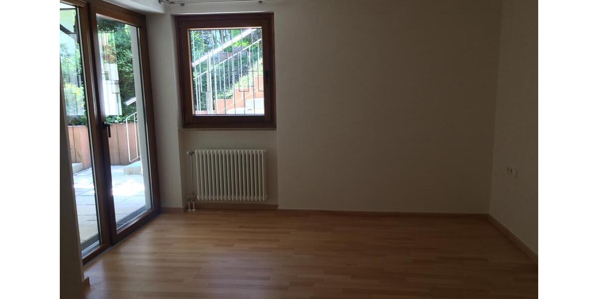 Erdgeschoßwohnung Esslingen am Neckar Brühl - 3 Zimmer, 103 m&sup2;, 1.200&euro; | Angebot:24740464