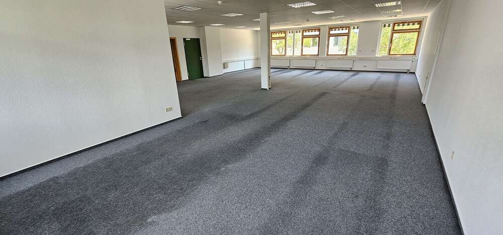Büro in Wendlingen 1.529 € 139 m²