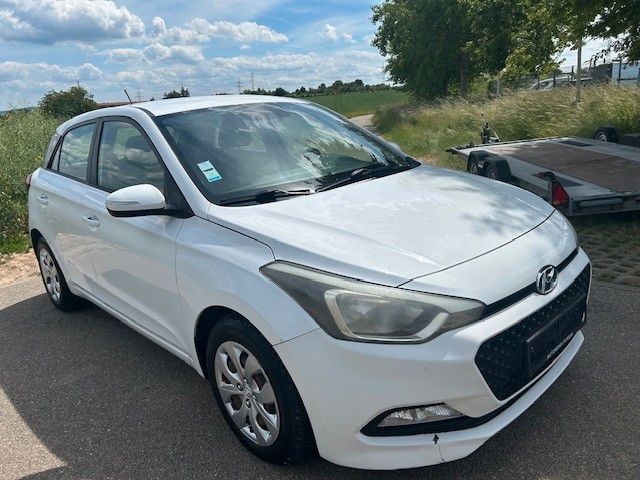 i20
