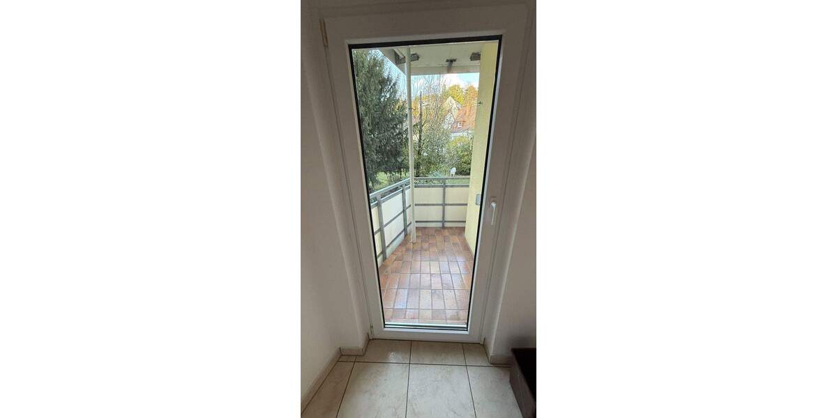 4,5-Zimmer-Wohnung Halbhöhenlage von Stuttgart, Renoviert, EBK, 2XBalkon, Stellplatz, u.m.v. 4 zimmer