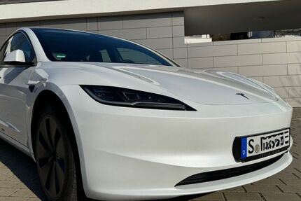 Tesla Model 3 17.300 km 34.495 € Stuttgart 70599