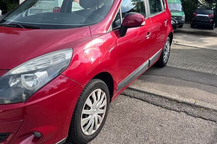 Renault Scenic 146.496 km 2.999 € Korb 71404