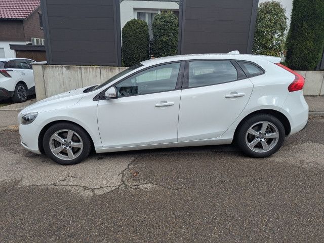 Volvo V40 111.400 km 13.700 € Notzingen 73274
