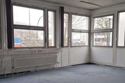 Gewerbeobjekt Esslingen am Neckar Oberesslingen - 2.200&euro; | Angebot:25522883