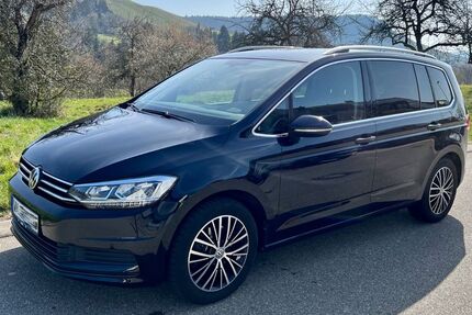 VW Touran 74.200 km 21.900 &euro; Korb 71404