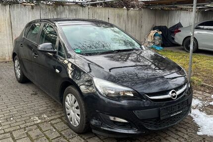Opel Astra 89.000 km 6.100 € Stuttgart 70435