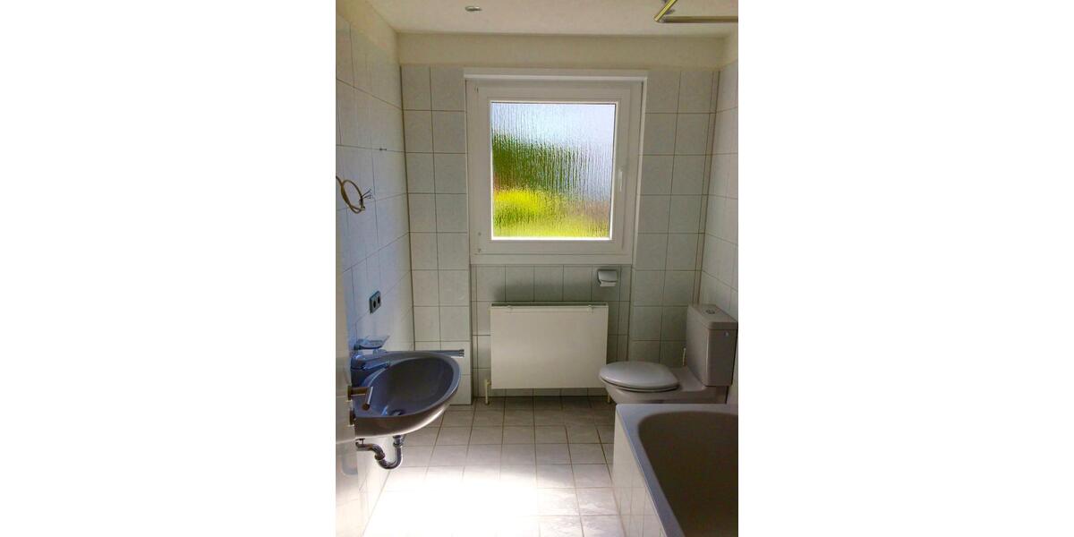 Erdgeschoßwohnung Esslingen am Neckar Brühl - 3 Zimmer, 103 m&sup2;, 1.200&euro; | Angebot:25048736