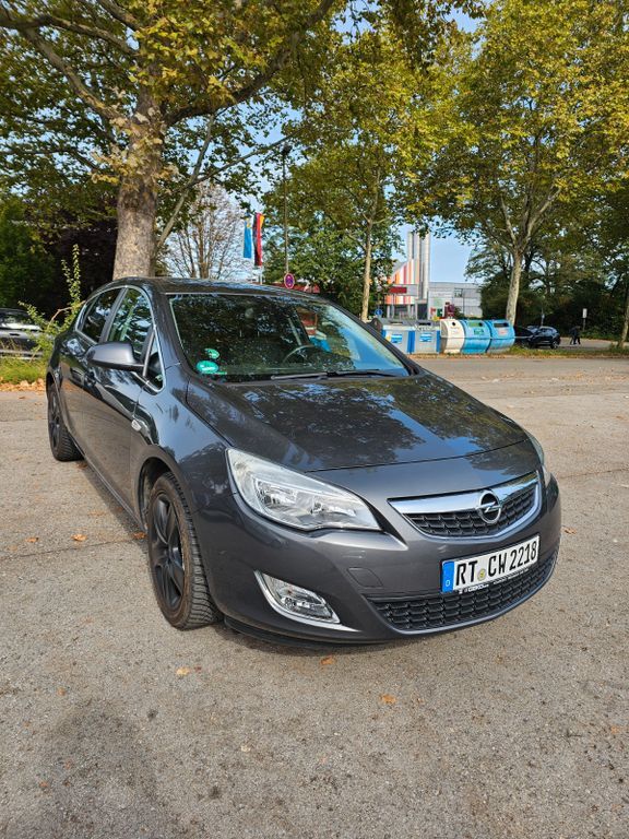 Opel Astra 102.000 km 5.899 € Waiblingen 71332