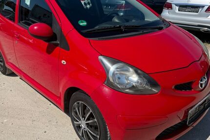 Toyota Yaris 178.000 km 2.800 &euro; Stuttgart 70437
