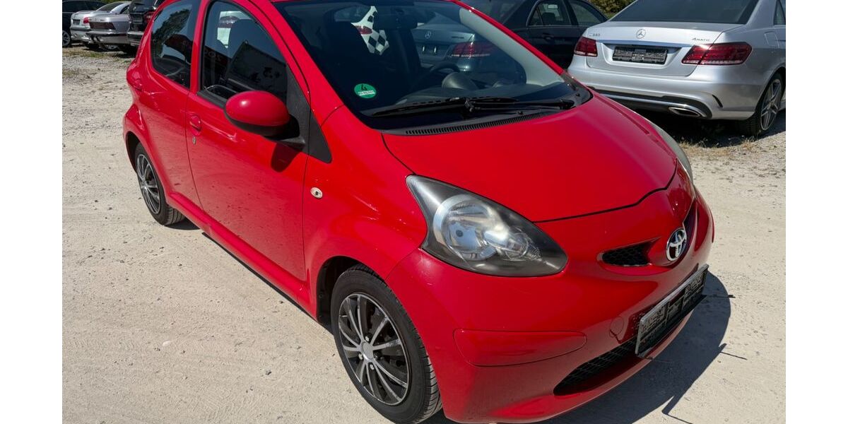Toyota Yaris 178.000 km 2.800 &euro; Stuttgart 70437