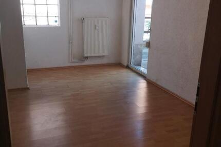 Wohnung Stuttgart Zuffenhausen - 3.5 Zimmer, 90 m&sup2;, 1.050&euro; | Angebot:26136018