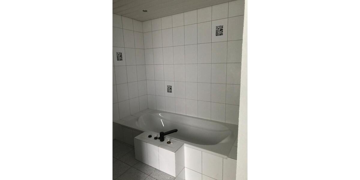 Mehrfamilienhaus, Wohnhaus Böblingen - 7 Zimmer, 155 m&sup2;, 650.000&euro; | Angebot:25256799