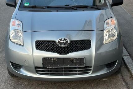 Toyota Yaris 170.000 km 2.300 &euro; Fellbach 70736