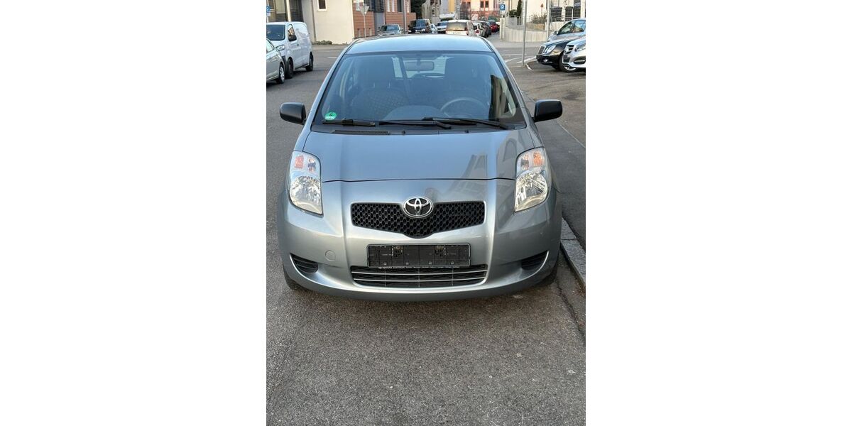 Toyota Yaris 170.000 km 2.300 &euro; Fellbach 70736